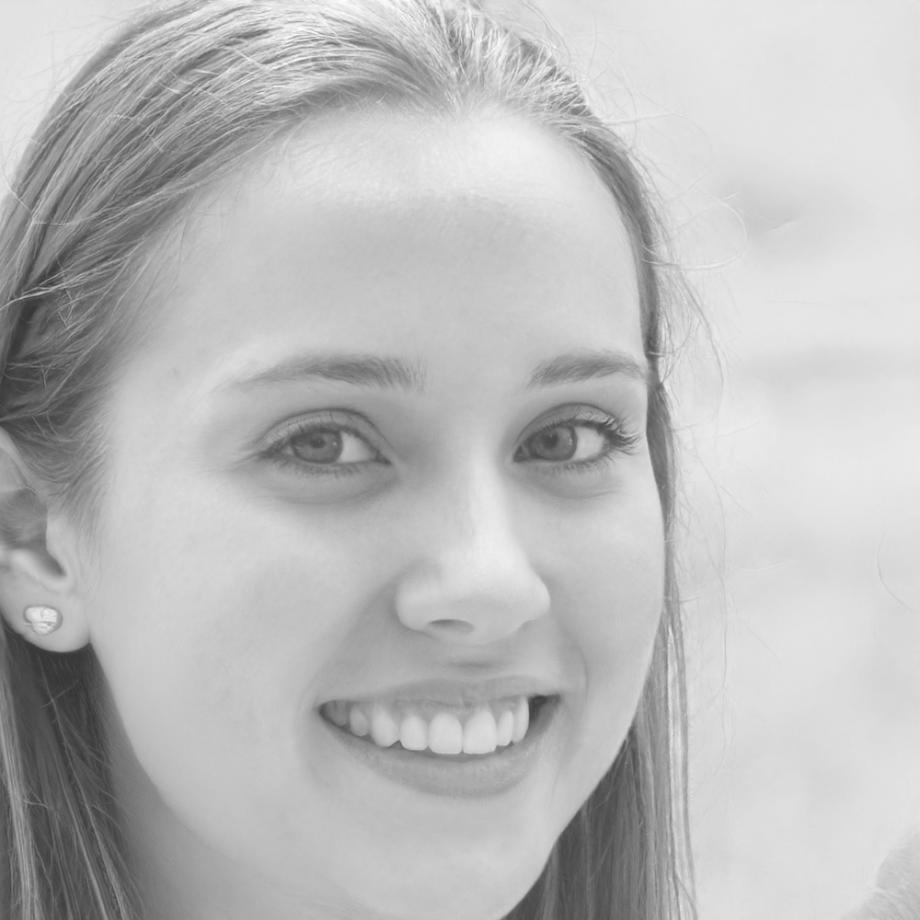 Retrato profesional de Esperanza Villalobos